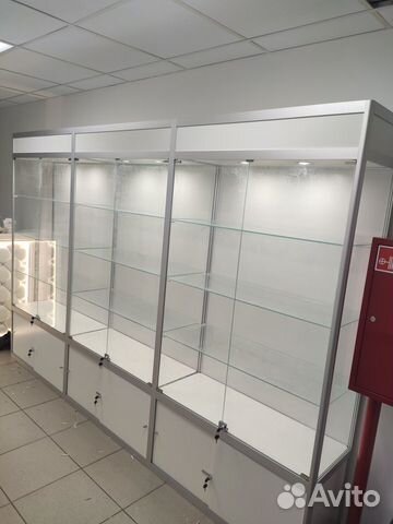Витрины стеклянные из алюминиевого профиля