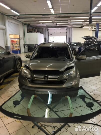 Лобовое стекло на Honda Cr-v Ср-в Цр-в