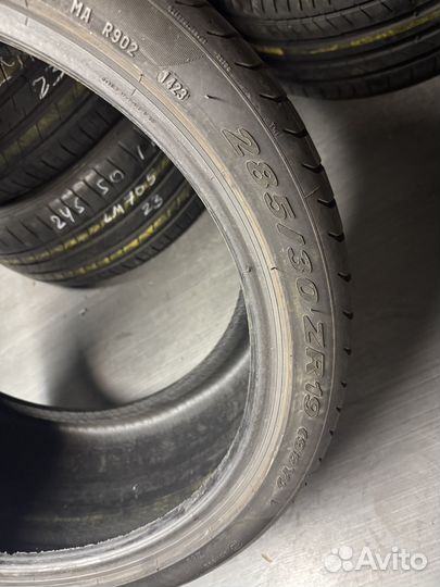 Pirelli P Zero 285/30 R19 98Y