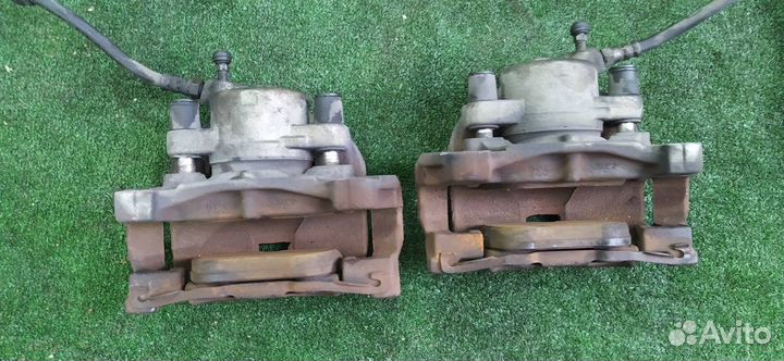 Суппорта пара передняя Volvo V70 B4204T7 2011