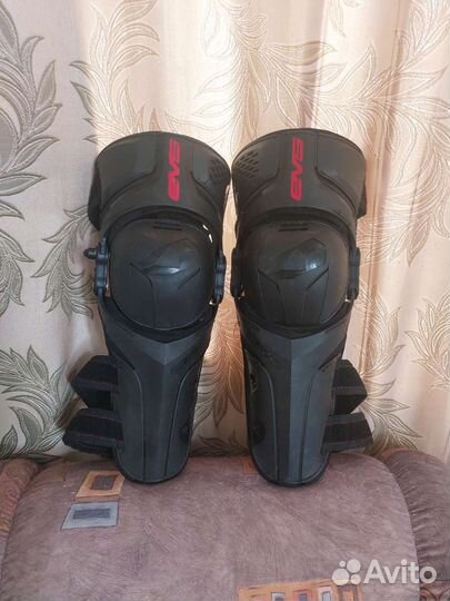 Наколенники EVS Epic