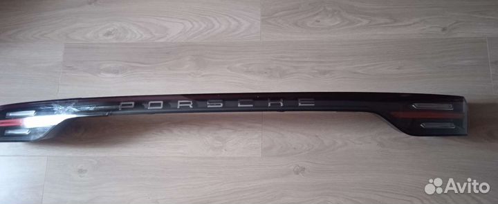 Фонарь центральный Porsche Cayenne 3