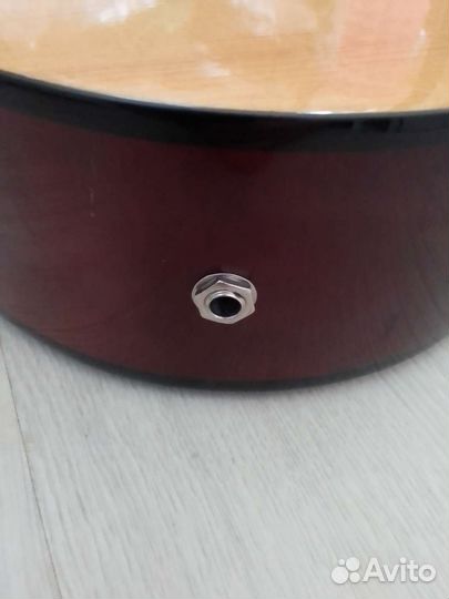 Электроакустическая гитара Нейлон