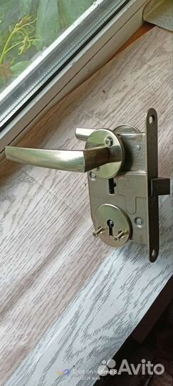 Ручка для двери с замком