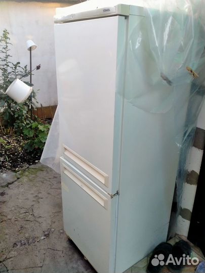 Холодильник бу stinol