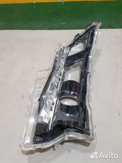 Стекло фары левой Toyota Land Cruiser Prado 150