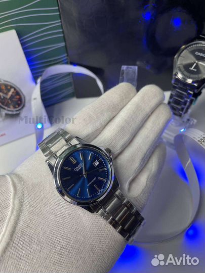 Часы Casio серебристые Новые