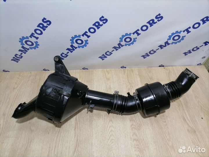 Корпус воздушного фильтра Toyota Mark 2 GX81