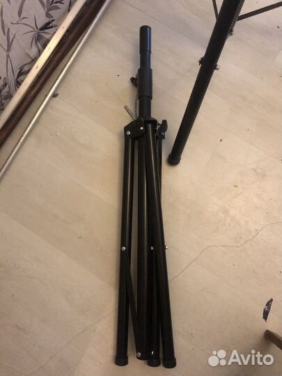 Стойка тренога под акустику