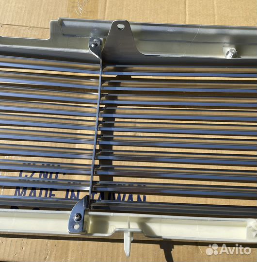 Решотка радиатора Тойота Ленд Крузер 100