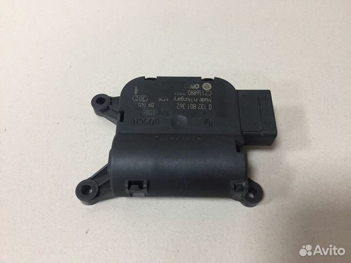 Моторчик заслонки отопителя VAG 3C0907511A