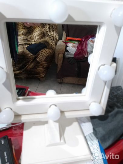 Зеркало косметическое с подсветкой