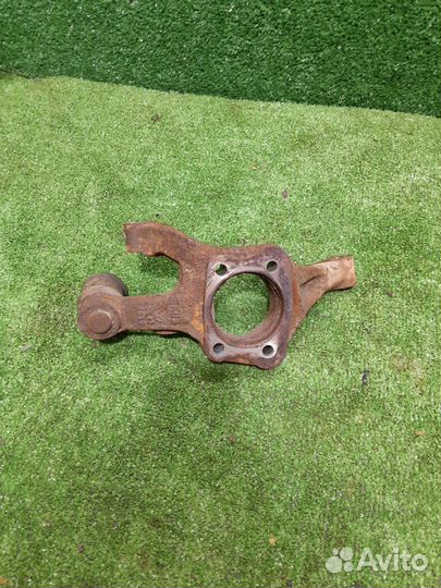 Кулак задний правый шевроле лачетти