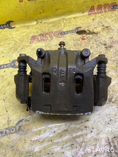 Суппорт передний правый Nissan Fuga Y50 VK45DE