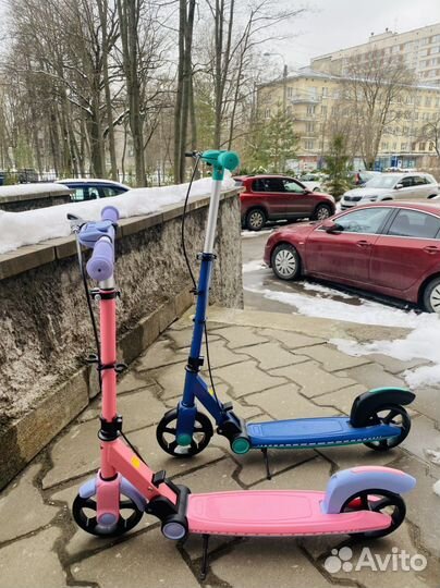 Самокат с ручным тормозом