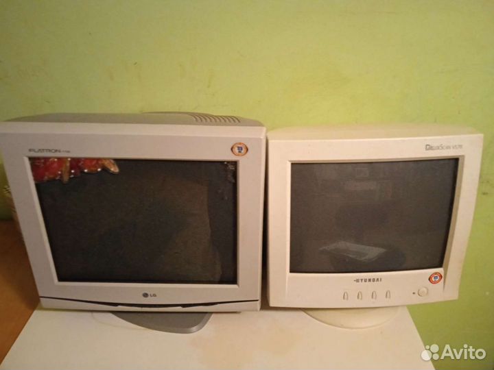 Мониторы, клавиатуры, колонки, роутеры, веб-камеры