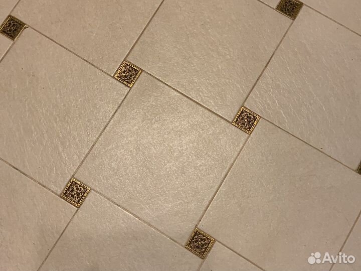 Керамогранит 30*30 напольная, декор бронзовый 5*5