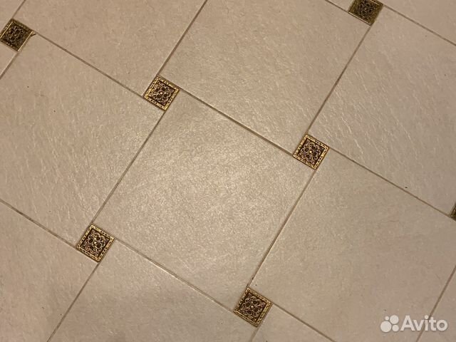 Керамогранит 30*30 напольная, декор бронзовый 5*5