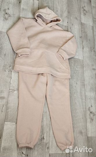 Женский спортивный костюм