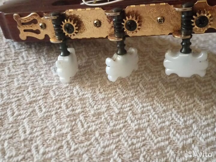 Испанская классическая гитара