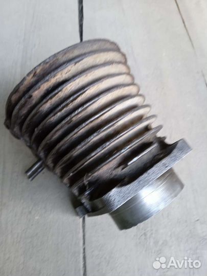 Цилиндр к-750