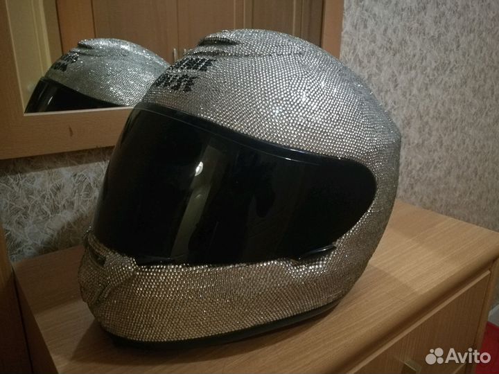 Шлем Shoei полностью из страз