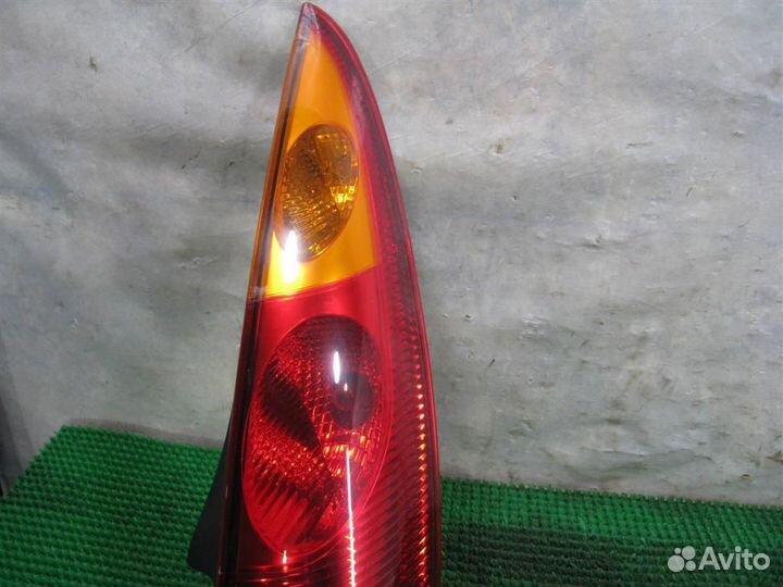 Фонарь задний правый Nissan Almera Tino 2005