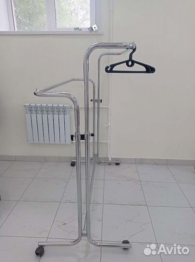 Вешалка для одежды напольная