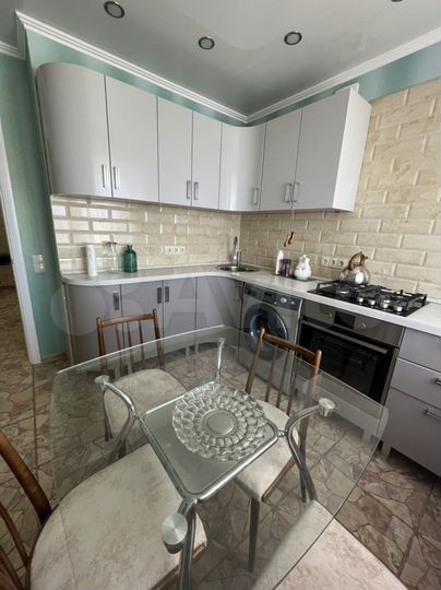 2-к. квартира, 57 м², 9/10 эт.