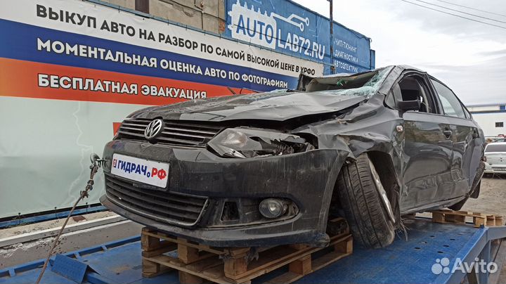 Ремень безопасности задний правый Volkswagen Polo Sedan (Mk5) 6RU857806braa