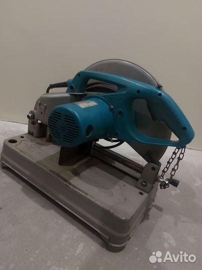 Торцовочная пила Makita