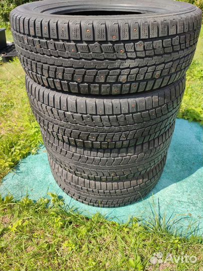 Dunlop SP Winter Ice 01 205/60 R16 92T