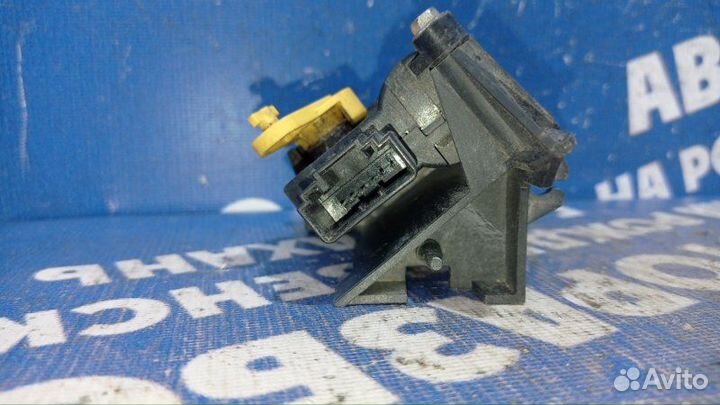 Моторчик заслонок отопителя Skoda Octavia Tour