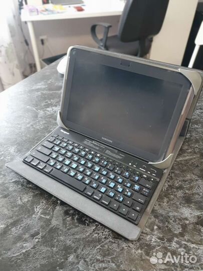 Чехол с клавиатурой Targus для планшета