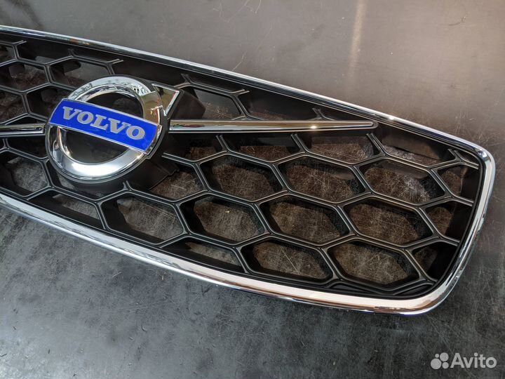 Решетка радиатора Volvo XC70 2007-2016