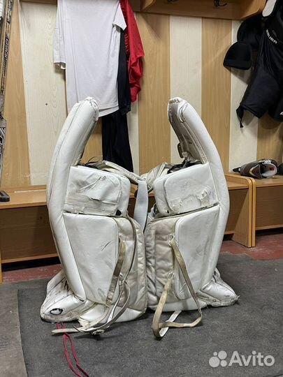 Вратарская хоккейная форма