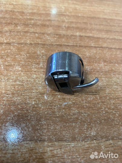 Челнок для швейной машины