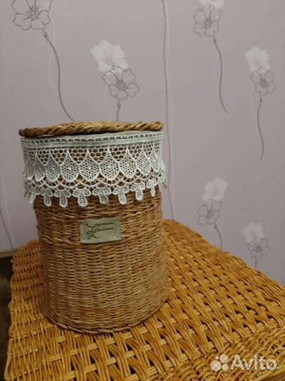 Корзина плетеная из бумажной лозы