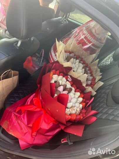 Букеты из клубники в шоколаде