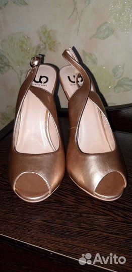 Босоножки новые