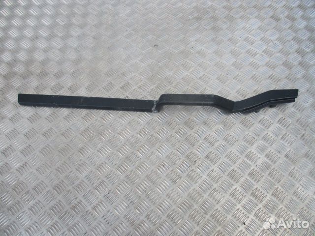 Поручень решетки радиатора Scania 2276773