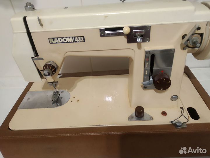 Швейная машина 