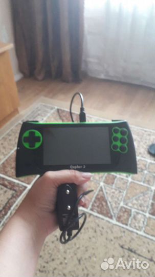 Карманная игровая приставка