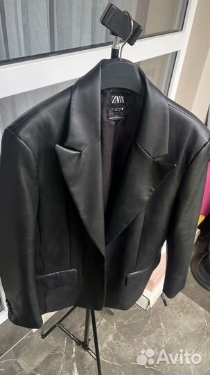 Кожаный пиджак женский zara