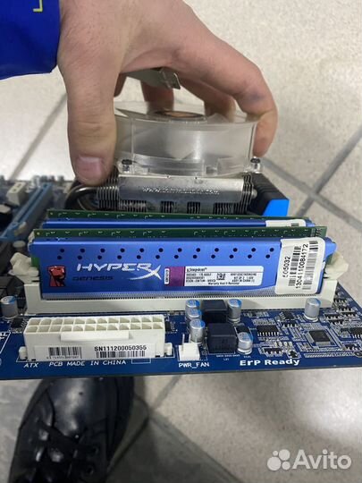 Материнская плата с процессором и памятью