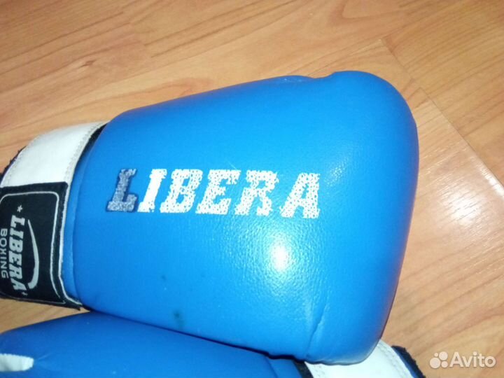 Боксерские перчатки