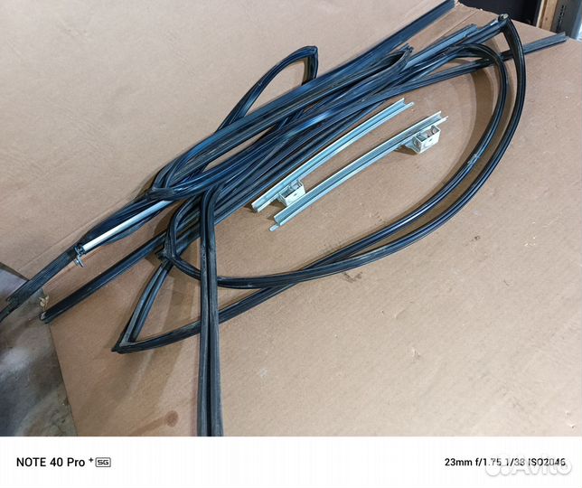 Резинки уплотнительные направляющие стёкол.Тлк 100