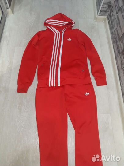 Костюм спортивный