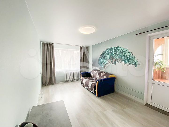 2-к. квартира, 52 м², 1/9 эт.