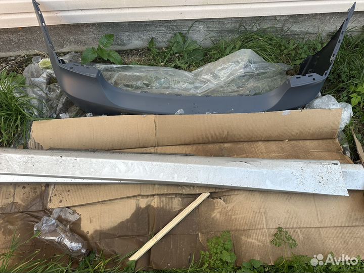 Бампера передний и заданий плюс пороги бмв е90